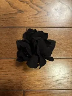 未使用☆美品　黒い花のコサージュ