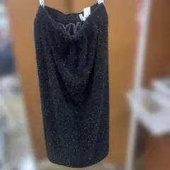 黒いファー風タイトスカート スリット入り