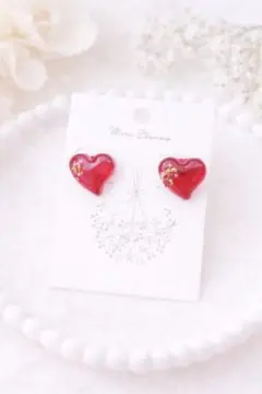 No.2591 ゴールドシェル パール 大人かわいい ハート耳飾り（red）