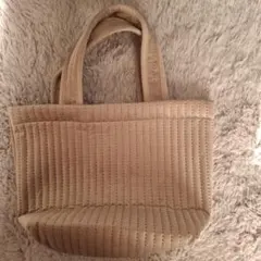 ハンドメイドのベージュキルティングトートバッグと花柄バッグセット