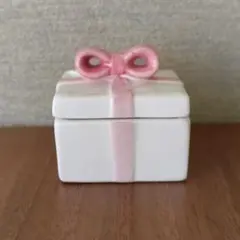 ギフトボックス型 陶器製 小物入れ リボン 昭和レトロ