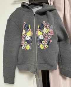 chesty チェスティ　ボンディング　バックフリル　刺繍パーカー　グレーのサムネイル