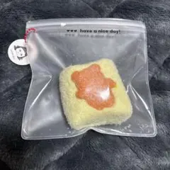 スクイーズ　ふわふわパン　くま