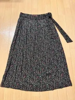 コントワーデコトニエ 花柄 スカート 36 フランス 小花柄 ユニクロコラボ前のサムネイル