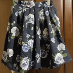 Emsexcite 花柄タックフレアスカート Dブルー M