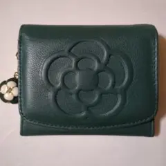 CLATHAS 二つ折り財布 グリーン カメリアチャーム付のサムネイル