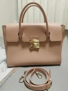 FURLA ピンク ハンドバッグ ショルダーストラップ付き