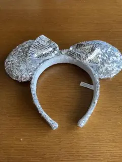 ミニーマウス　カチューシャ シルバー