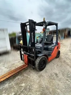 TOYOTAフォークリフト7FG25 /2.5トン　2318H /サイドシフト付 TOYOTAフォークリフト7FG25 /2.5トン 2318H /サイドシフト付 - メルカリ