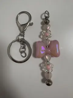 ハンドメイド　ビーズキーホルダー　ピンク