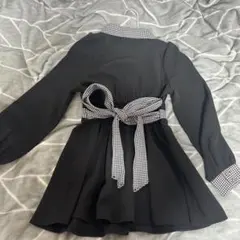 黒の長袖ワンピース チェック柄リボン付き