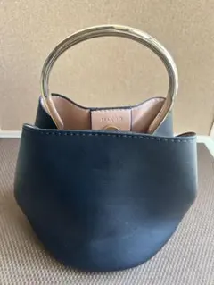 【美品】MANGO マンゴ メタルハンドル バケツ型 ハンドバッグ ブラック