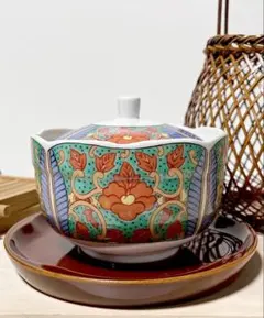 有田焼　里峰窯　蓋付き小鉢　波形　金彩