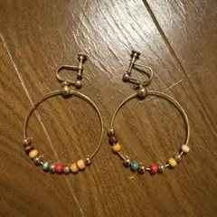 ビーズ装飾 ゴールドフープイヤリング