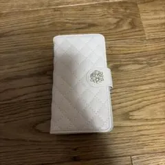 ホワイト手帳型ケース キルティングデザイン