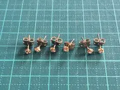 まとめてアクセサリー㉜　ピアス㉓　クリアストーン　ゴールド色　極小A　6点