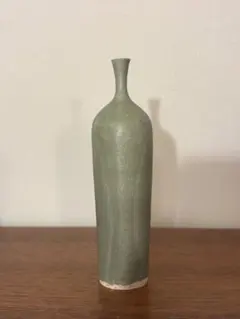 青磁　堂前忠正　※箱無し 青緑色のひび割れ釉薬の陶器花瓶　花生 青磁 堂前忠正 ※箱無し 青緑色のひび割れ釉薬の陶器花瓶 花生 - メルカリ