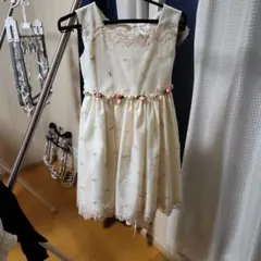 キッズ ドレス 120cm ホワイト 花柄刺繍 リボン　マザウェイズのサムネイル