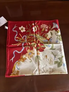 Salvatore Ferragamo シルクスカーフ 花柄 赤