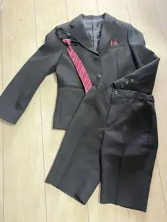 【美品】フォーマルスーツ 黒 ネクタイ付き130サイズ