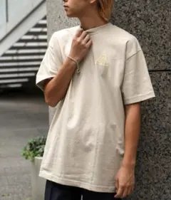 HUF Tシャツ