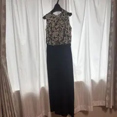 ノースリーブ花柄 オールインワン　ワイドパンツ　黒