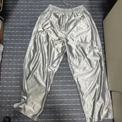 adidas シルバー スリムフィット パンツ