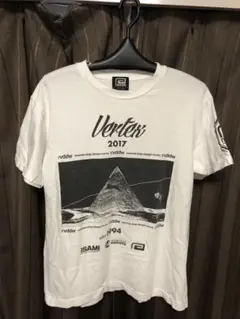 リバーサルTシャツ