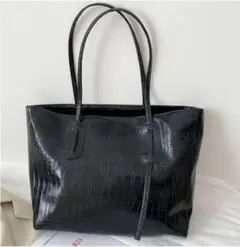 大容量・防水・軽量　ファスナー開閉　トートバッグ　黒・ブラック　レディース