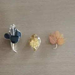 花と葉のデザインのブローチ3点セット