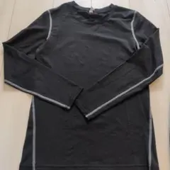 黒の長袖アンダーシャツとレギンスセット