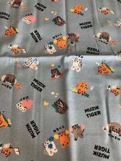 MUZIK TIGER 綿プリント生地　オックス　ブルー　作り方付