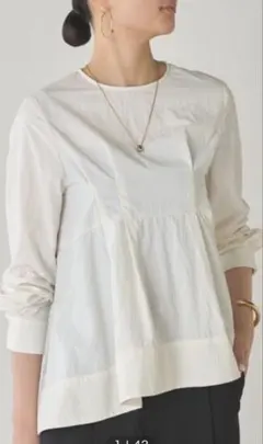 【LOUNGEDRESS】ホワイト ペプラムブラウス 長袖のサムネイル