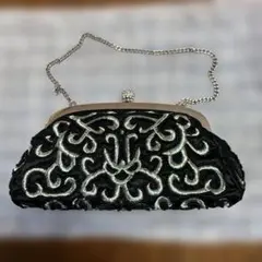 黒と銀の刺繍クラッチバッグ