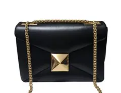 美品　VALENTINO ワンスタッズ　スモールショルダーバッグ ブラックのサムネイル