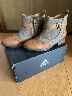 女の子用　冬物おしゃれな可愛いショートブーツ22センチ