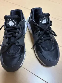 NIKE AIR HUARACHE ブラック 23.5のサムネイル