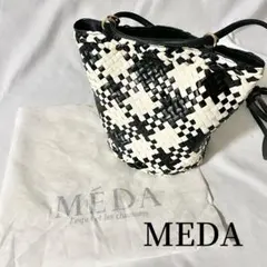 MEDA メダ 編み込みショルダーバッグ 白黒のサムネイル