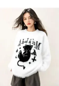 ☆新品値下げ☆秋冬用　黒猫のフワフワセーター　カジュアル