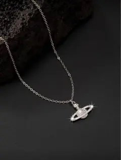 ヴィヴィアンネックレス