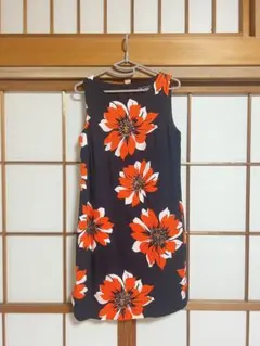 フラワープリント ノースリーブ ワンピース