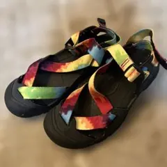 KEEN アウトドアサンダル タイダイ柄 - メルカリ
