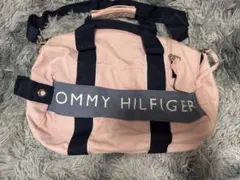 トミーヒルフィガー ピンクダッフルバッグ