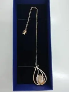 スワロフスキードロップ型クリスタルペンダントネックレス