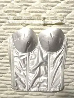 Triumph ホワイト コルセット F70