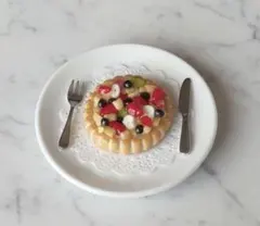 ミニチュアスイーツ　フルーツタルト　シルバニア　フェイクフード　ケーキ　ブライス