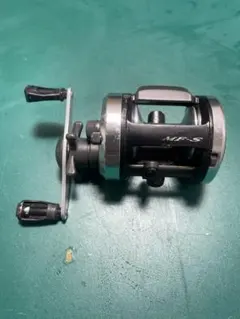 丸型 ベイトリール HANDING HDー40L 左ハンドル バス 鯰 雷魚 - メルカリ
