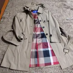 極美品バーバーリーブルーレーベルトレンチコートのフード(クリーニング済み)