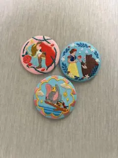 ディズニー刺繍缶バッジ　オーロラ姫　白雪姫　ダンボ