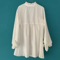 ホワイトフリルネックプリーツチュニックM